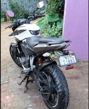 Bajaj Pulsar 200 NS - 2019