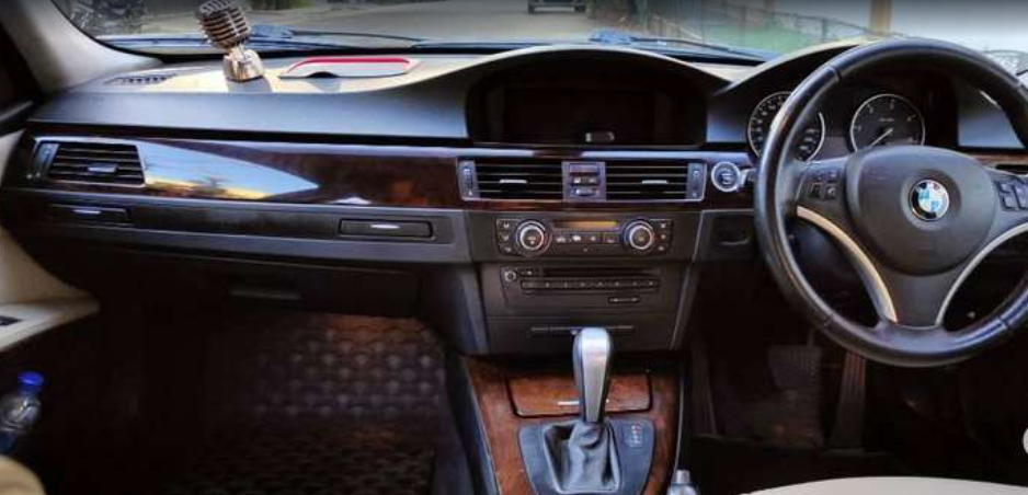 bmw 3 series (2010) 2.0 320D Luxury Line Plus