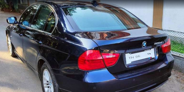bmw 3 series (2010) 2.0 320D Luxury Line Plus