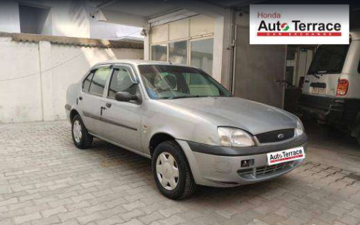 ford ikon (2004)